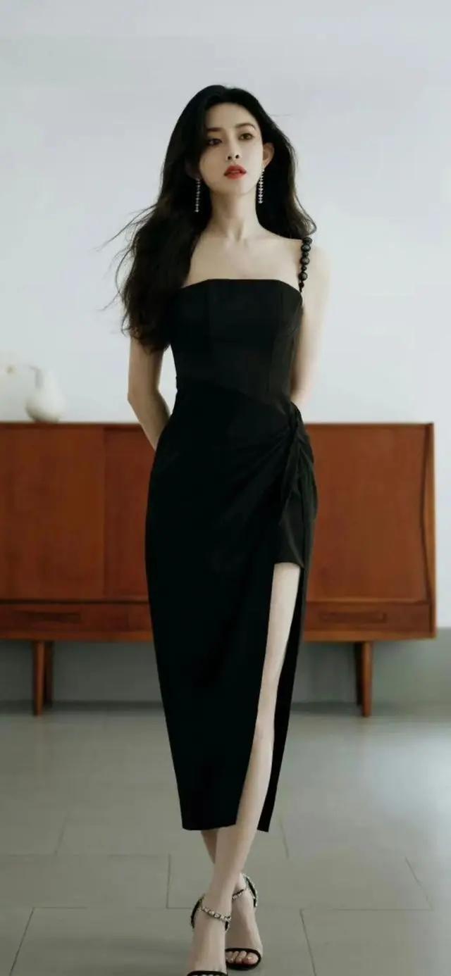 孟子义是不是故意唱的这么难听，搏噱头啊，唱歌节目又不是卖蠢综艺，这么敷衍？

那