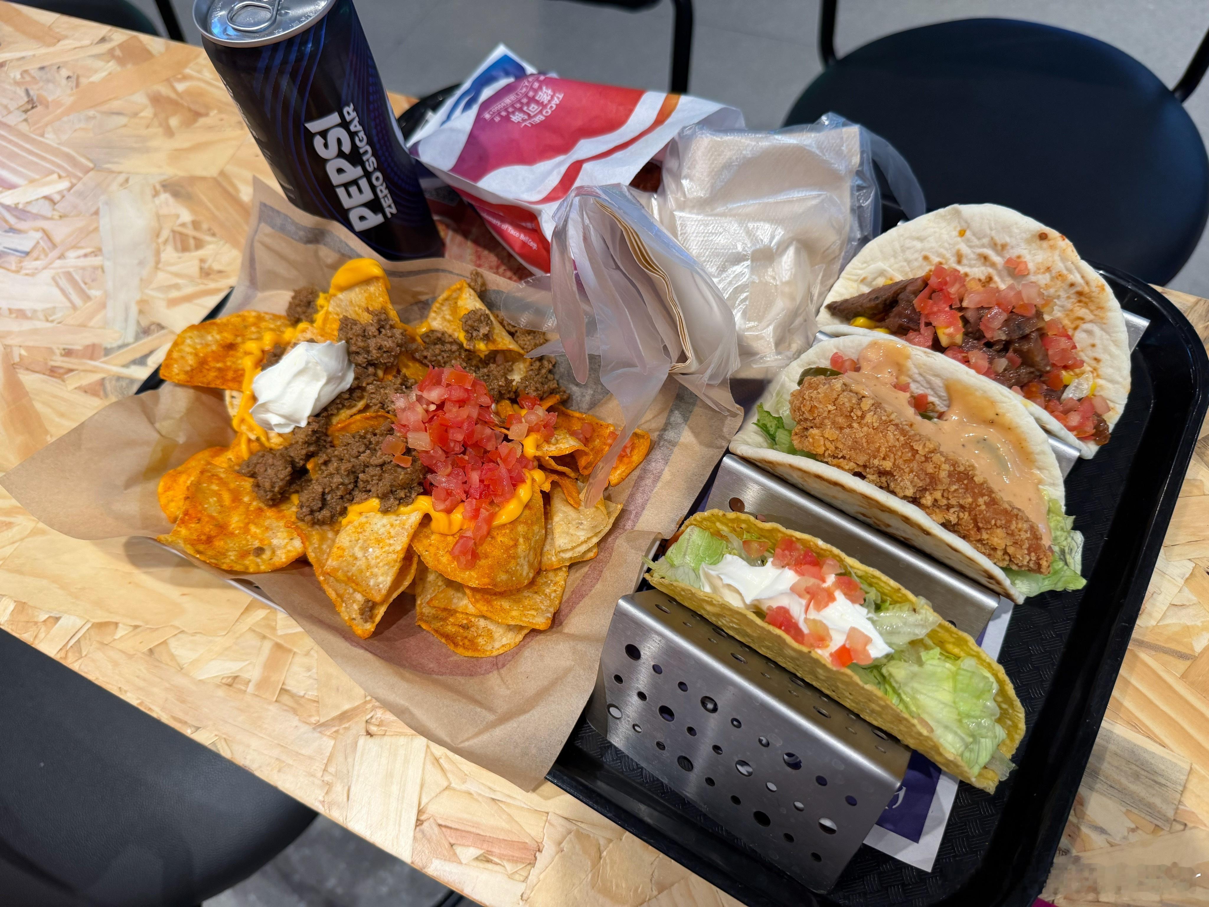 回北京啦两天往返弥勒特种兵回来吃顿塔可🌮  ​​​