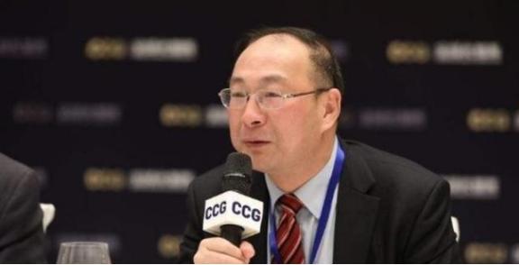 可别再幻想“中俄结盟”了！金灿荣教授说了大实话，他警告：俄罗斯不是兄弟，是邻居。