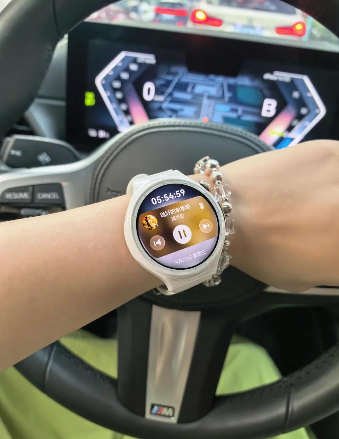 喜提华为watch6p～陶瓷白的表，谁不爱呢！⌚️
赶着发售当天入手了6p的陶瓷
