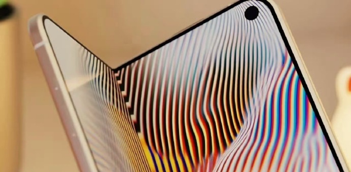 折叠iPhone触屏MacBook快了 才发现 MacBook 没有触屏版本 高