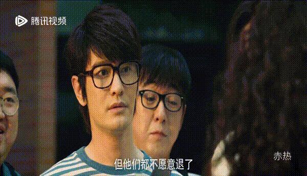 黄晓明都影视双帝了，还这样表现演技？
电视剧《赤热》播放了10集。如果要议论一下