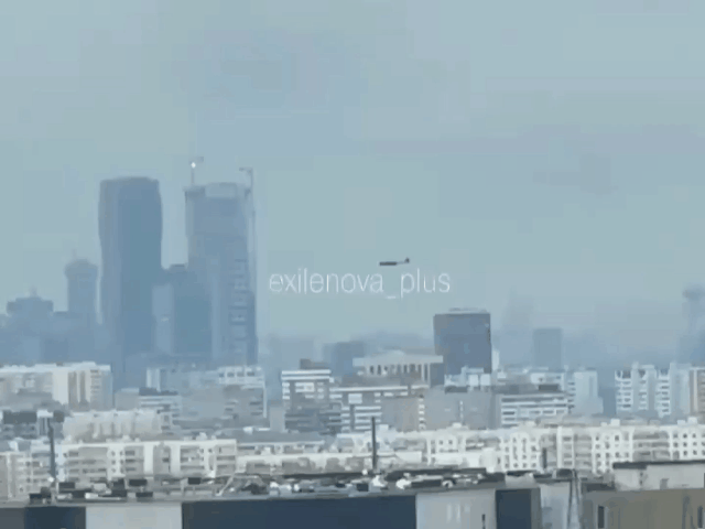 乌军无人机深入莫斯科腹地，袭击了卡波特尼亚炼油厂。