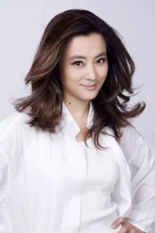 1997年，李玲玉和富商杰瑞结婚，新婚夜，李玲玉开玩笑地说:“你不怕离婚后，贪图