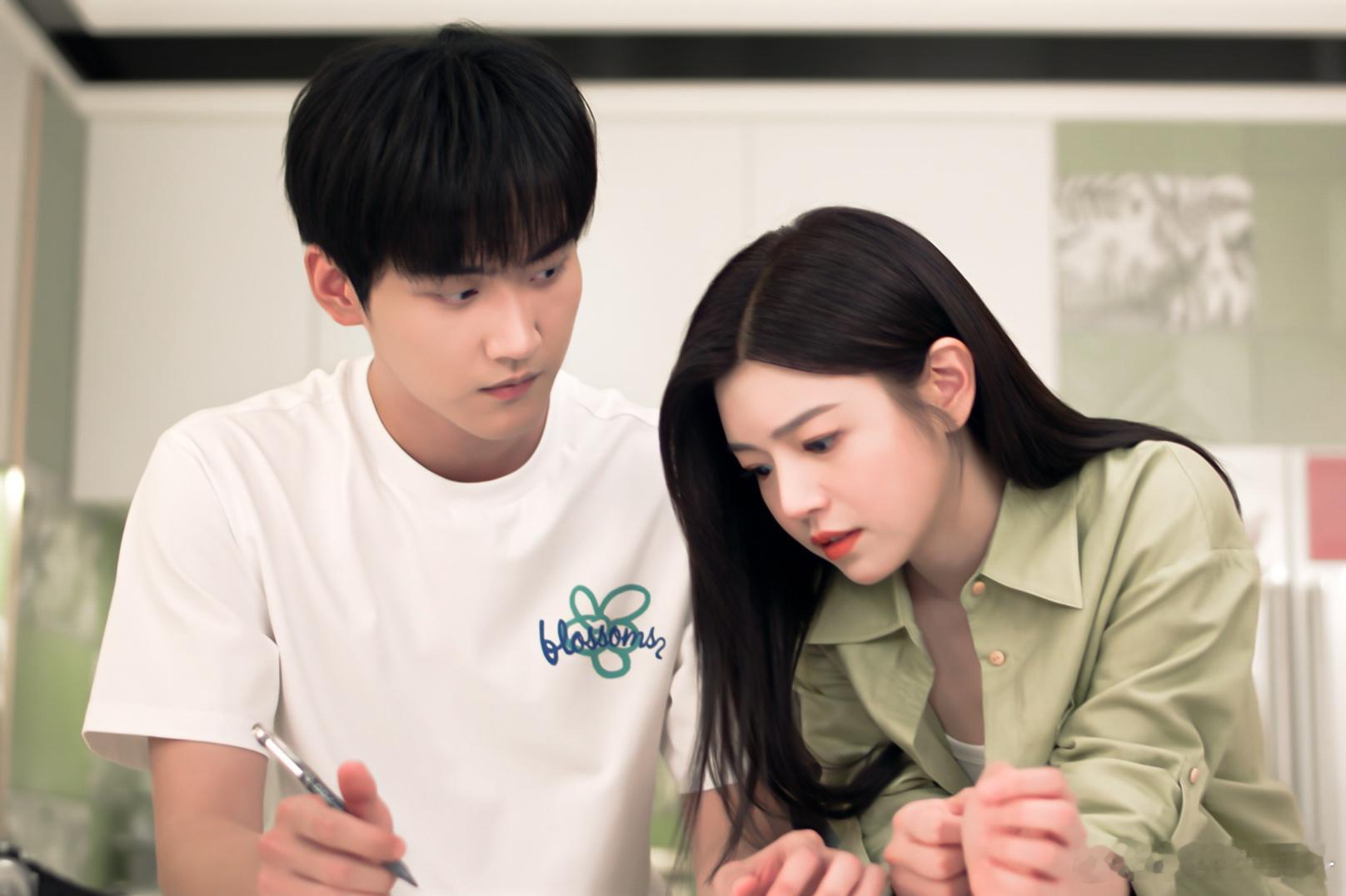 狙击蝴蝶弹幕李雾和姐姐的互动配上弹幕直接封神！那些奇奇怪怪的脑洞梗，让我追剧的幸