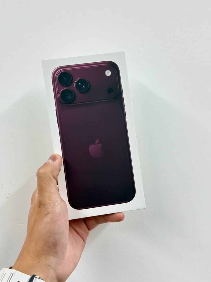 iPhone18Pro黄牛一天一个价没加价，全靠自己本事，新鲜热乎的 iPhon
