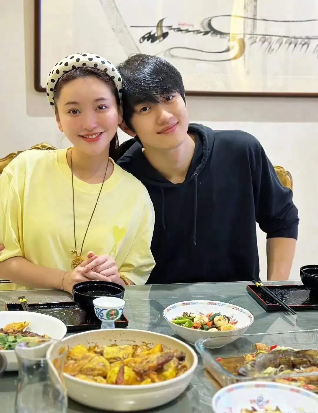 #金莎已见过男友家长#金莎称已见过男友家长，很喜欢男友爸妈沟通无障碍，真是奔着结