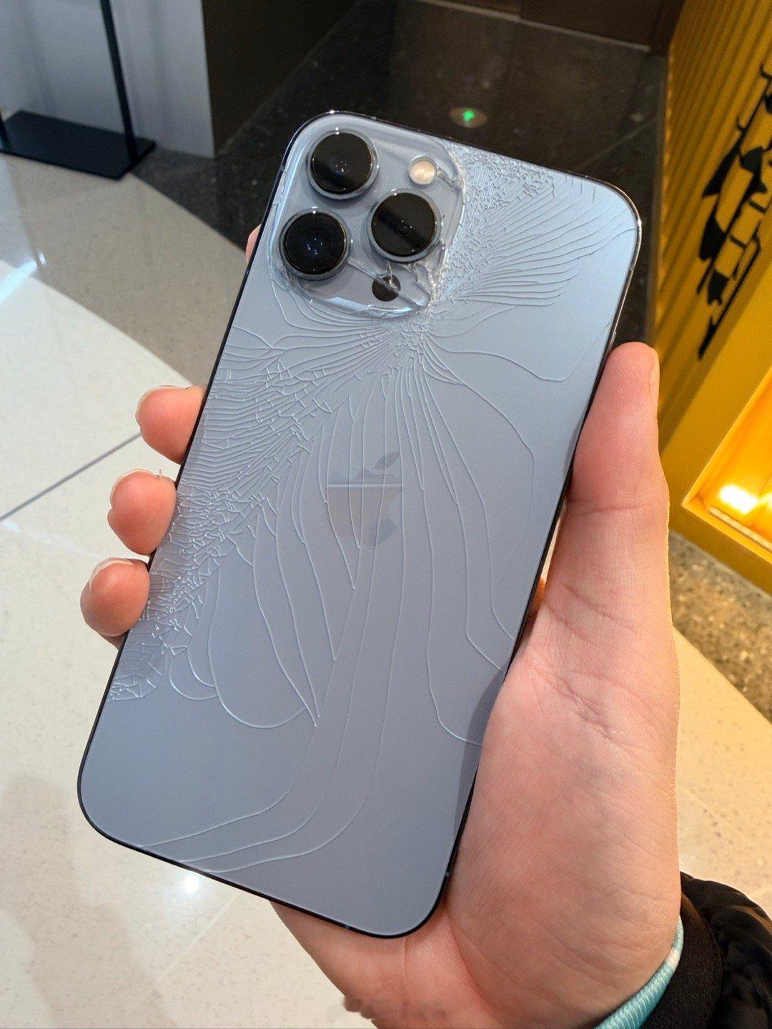 iPhone Air 买了，2800多，以旧换1800多送了 780 元补贴，原