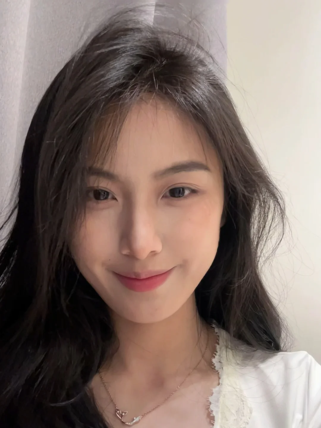 刚好的发型 刚好的妆容 刚好的灯光