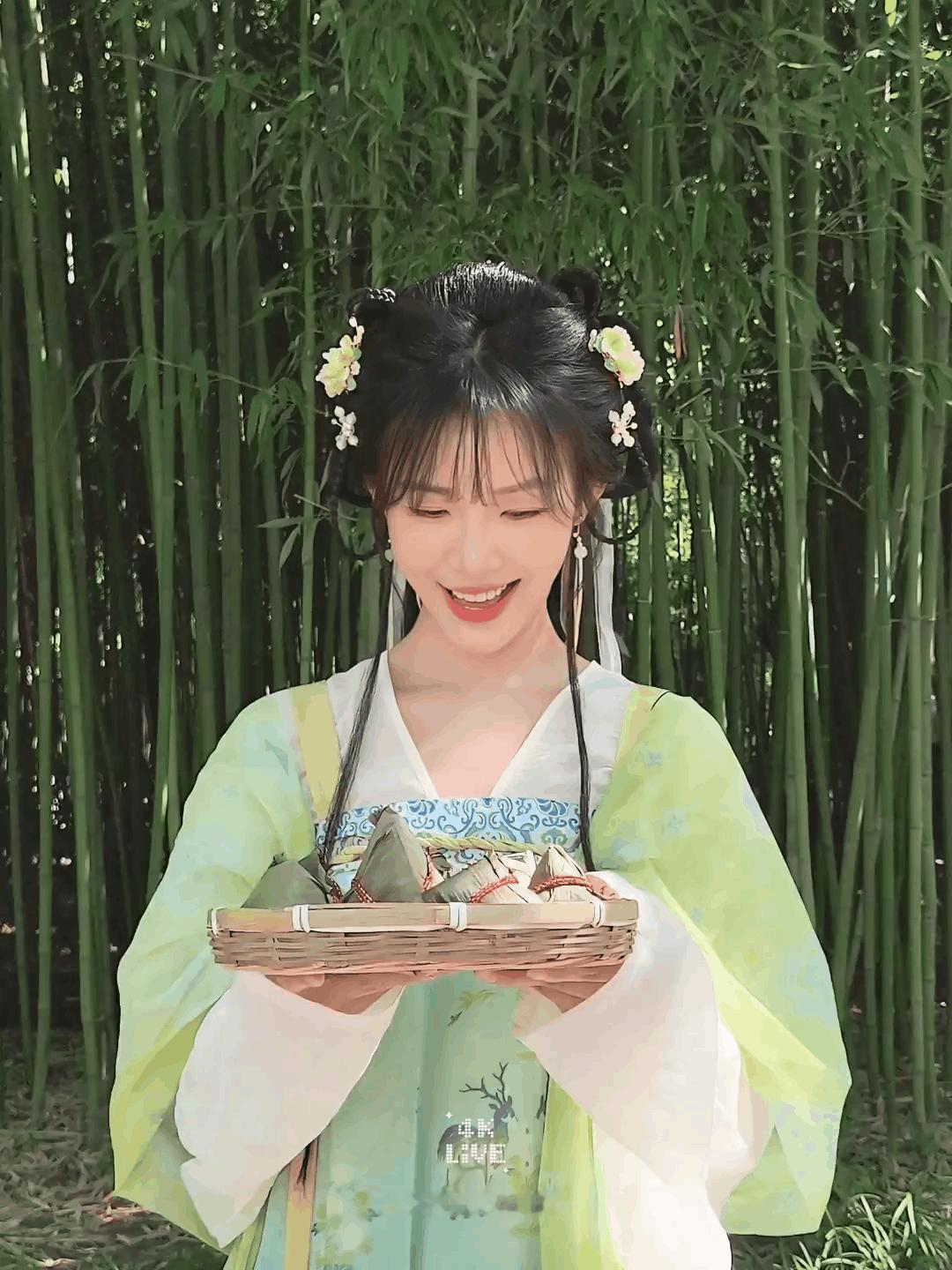 荣耀600系列最好玩的功能是什么呢？我个人觉得就是4K Live实况定格灵动的瞬