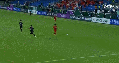 进了！越南U23率先破门，1比0领先韩国队！
U23亚洲杯季军战踢到上半场第30