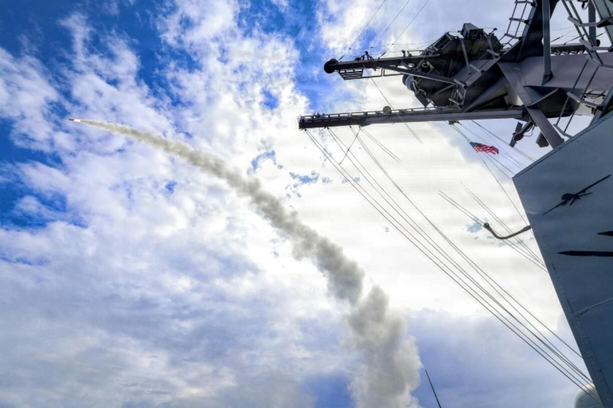 自28日美以率先打击伊朗以来，伊朗坚决反击，仅数天，美军的防御系统就击落了数百枚