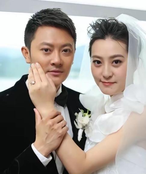 他花了400万元娶的老婆哈琳娜。直到孩子出生后，才发现自己的老婆除名字以外的一切