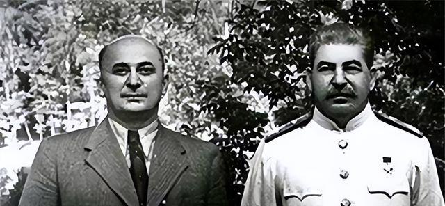 赫鲁晓夫政变全过程！朱可夫在会议上掏出手枪，当众扣押贝利亚

贝利亚毫无戒备地踏