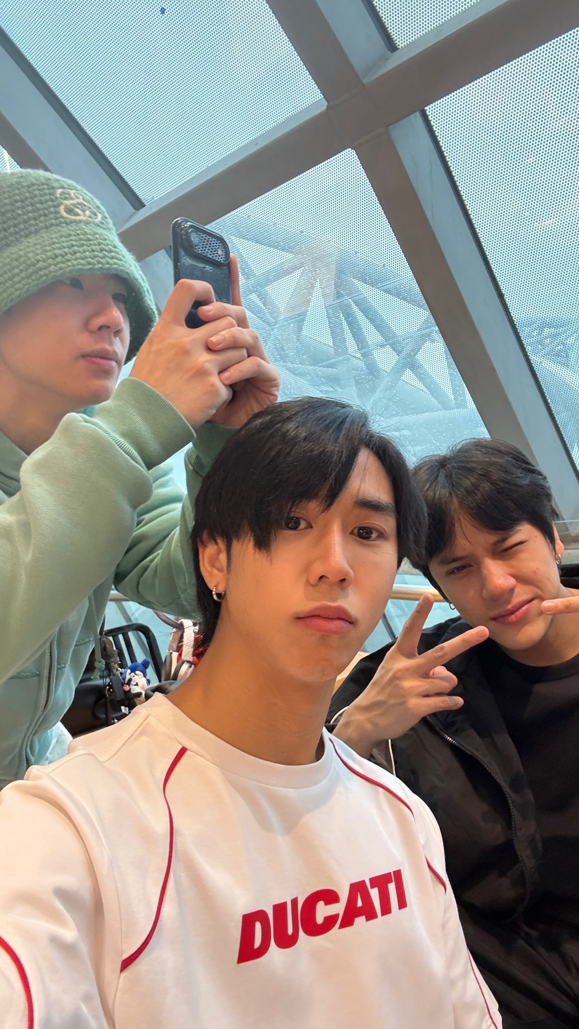 offgun  💚offgun 爸比在拍谁Cr louis_thanawin 