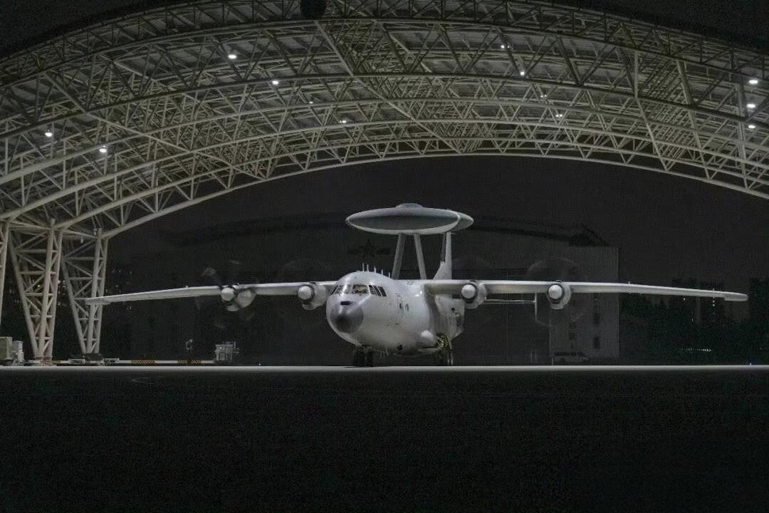 孔雀东南飞！海航空警-500预警机，持续在东南方向开展跨昼夜长航时实战化飞行训练
