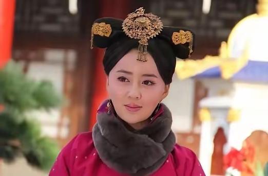 1635年，蒙古太后娜木钟归降后金。皇太极劝代善：“你娶了她吧！”代善嗤之以鼻：