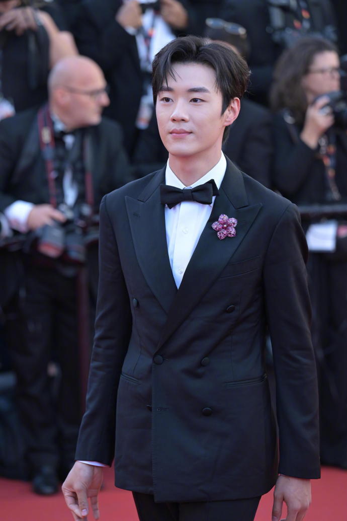 【#陈少熙亮相戛纳红毯#】#陈少熙官宣戛纳青年电影助力人# 陈少熙亮相#戛纳电影