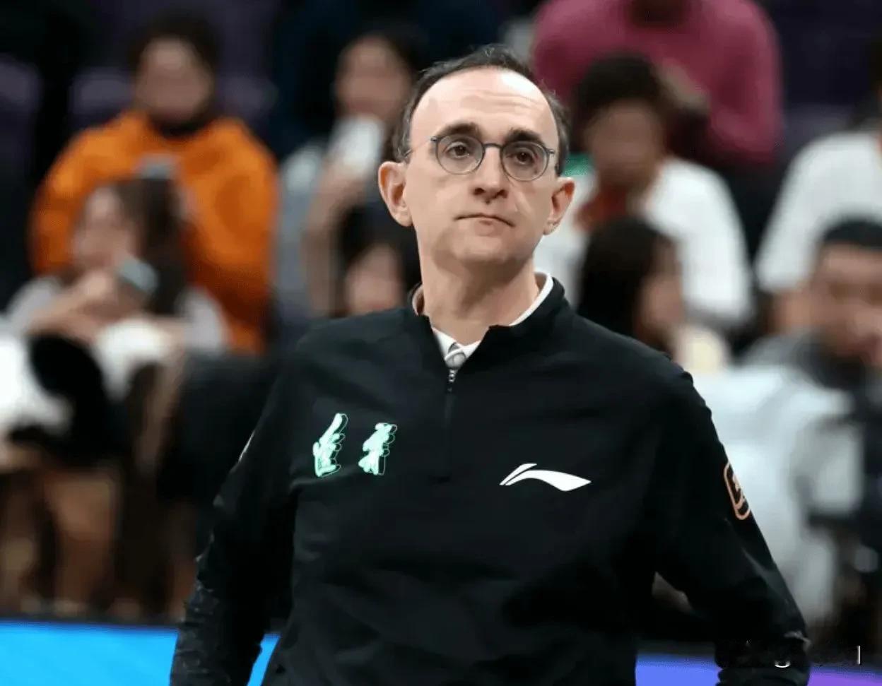 乌戈啊，威尔斯已经拯救你不止一次了，为什么第二个加时要让莱迪去打最后一攻，你是觉