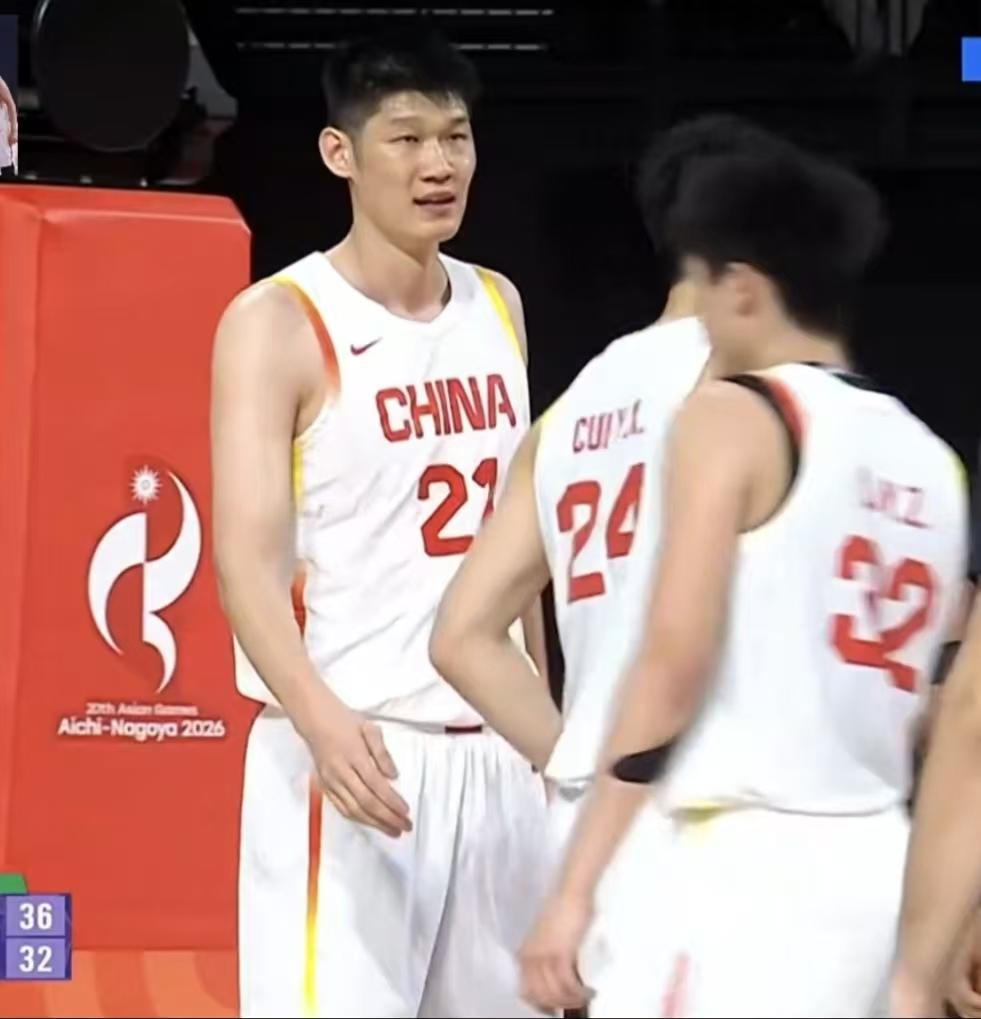 今天咱们专门来夸一个球员，不聊广东队的徐杰和胡明轩，不夸cba流量王庞峥麟，也不