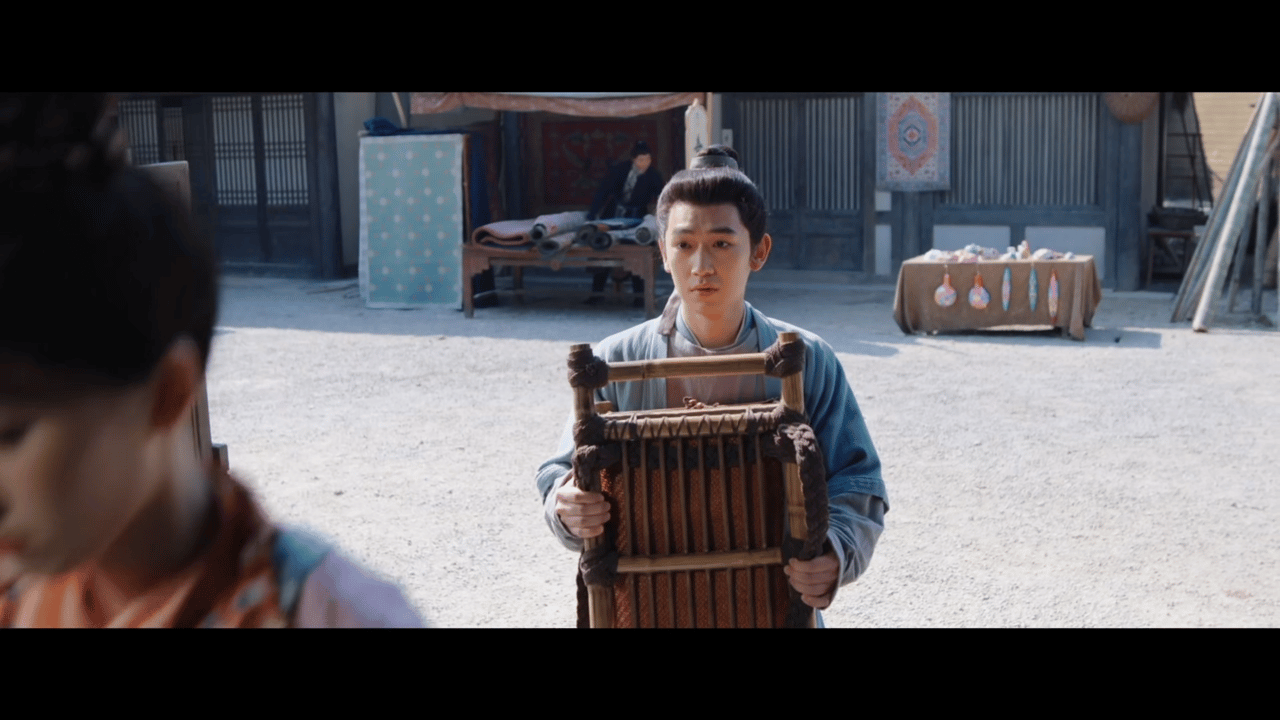 长安二十四计来了个搞纯爱的 从《黄雀》里无声胜有声的“小春”，到长安城里用眼睛说