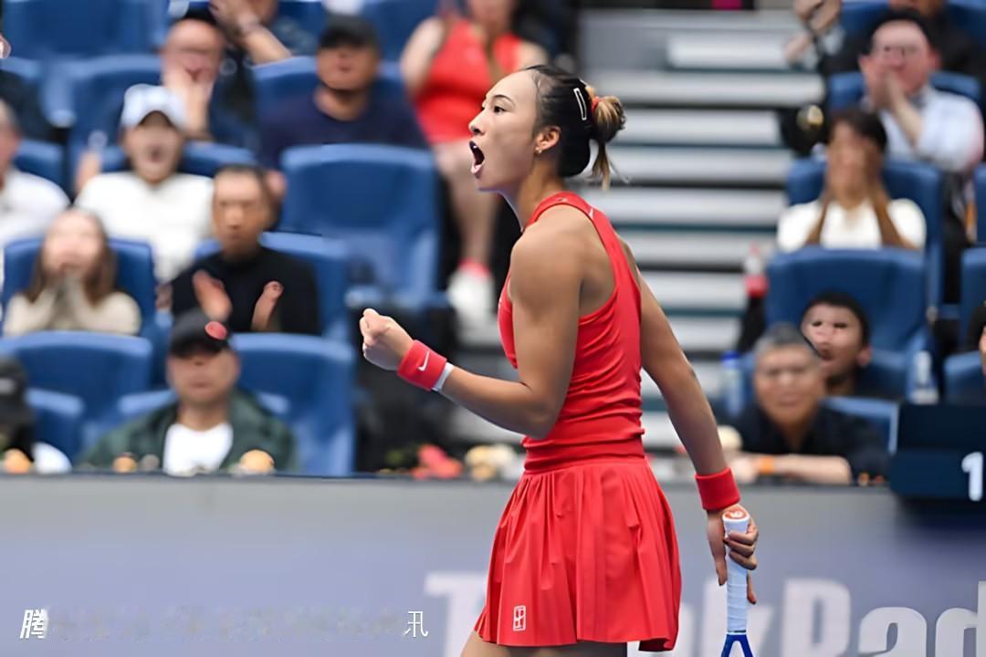 中网1000赛1/4决赛：
郑钦文2-0斯维托丽娜（6/3、7/6），恭喜郑钦文