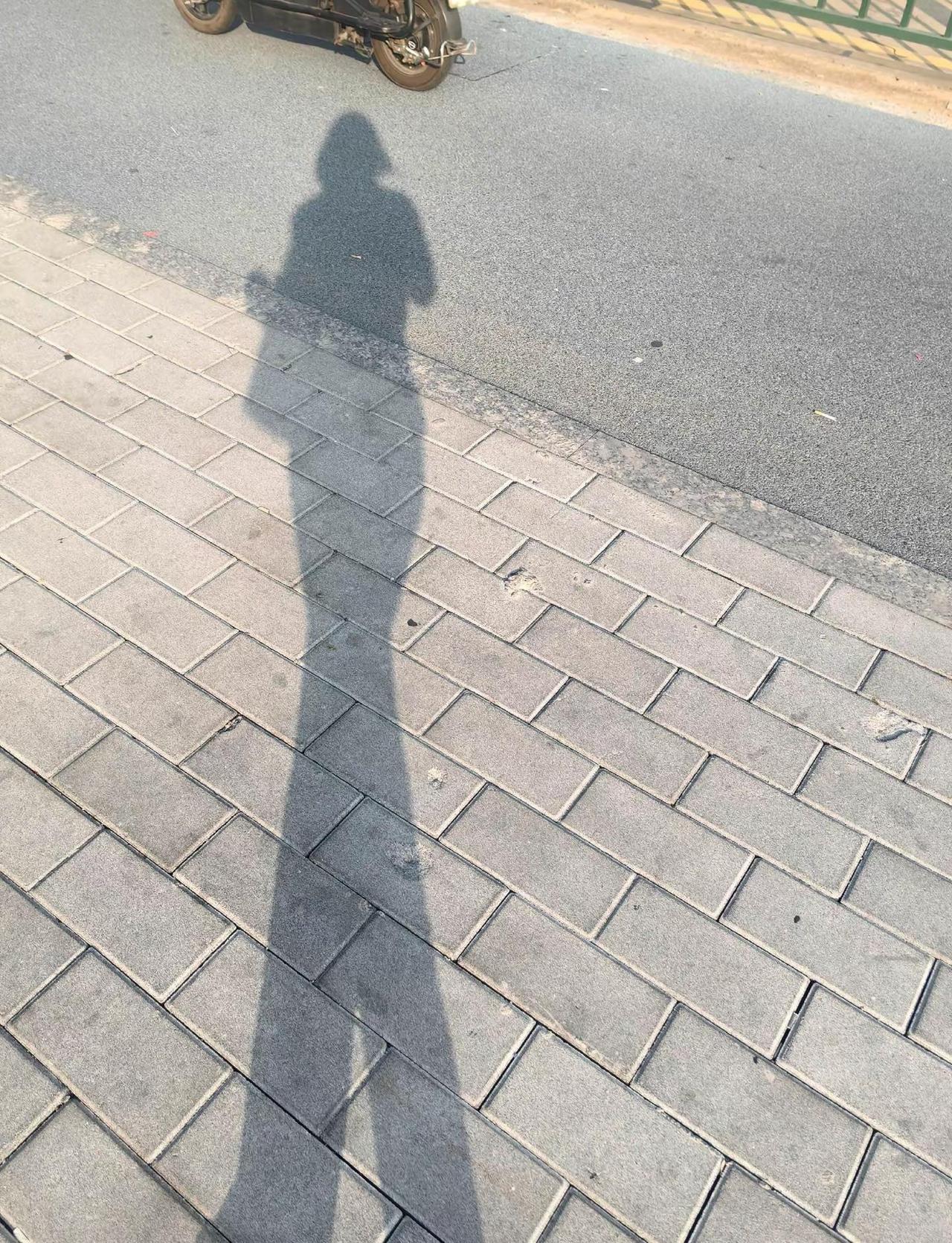 现在走的每一步都是安安静静，平平稳稳的