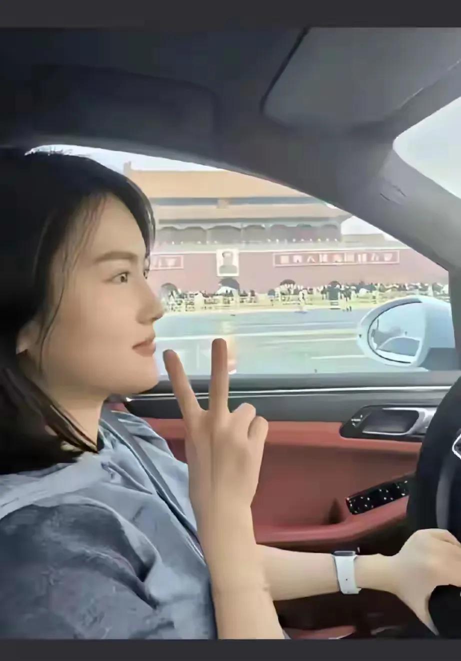 有没有专业人士说一下，陈若琳教练的座驾是什么牌子？
