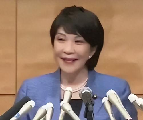 谁也没想到
一则46条中日航线在短期内全部停飞的消息，竟能把舆论场搅成一锅沸水