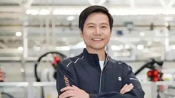 雷军凭借1960亿元的财富增长跻身2025年胡润百富榜第五位，这一成就主要源于‌