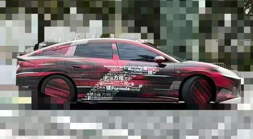 方程豹镁7(美妻)谍照，和小米SU7(酥妻)，得二选一了 