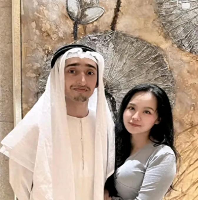 2018年，20岁迪拜富少在湖南留学，竟爱上36岁离异宝妈，父亲知道后勃然大怒：