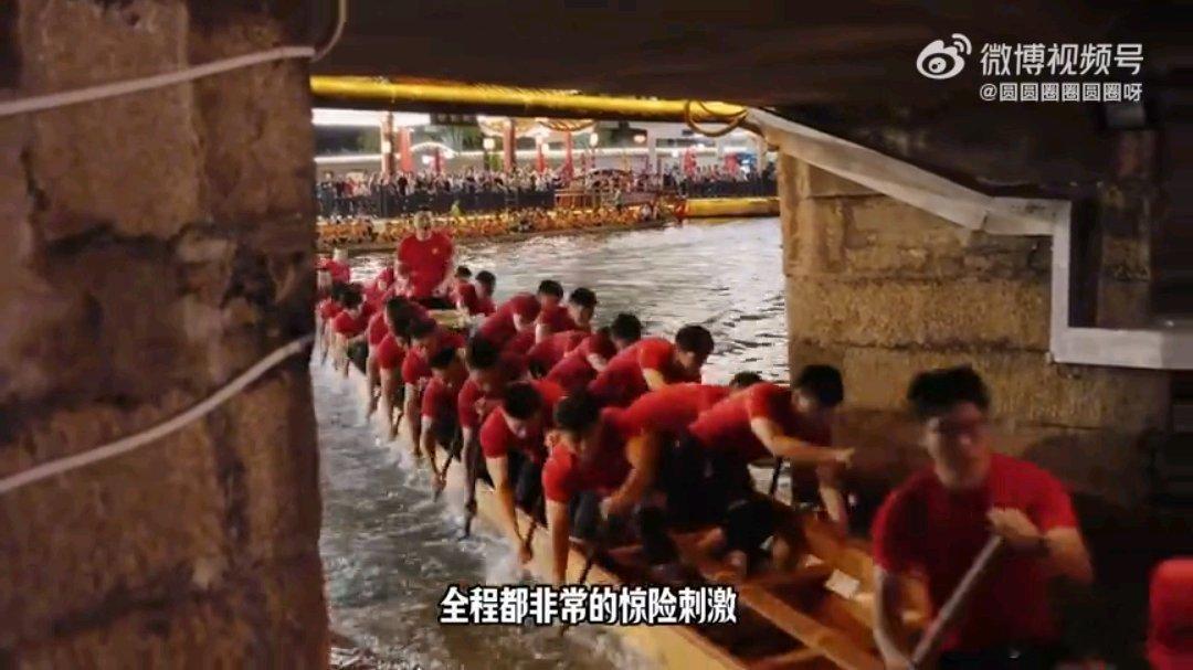 被广东的端午震撼到了祠堂挂满历年龙船赛事照片，老一辈指着照片跟晚辈讲述过往，一代