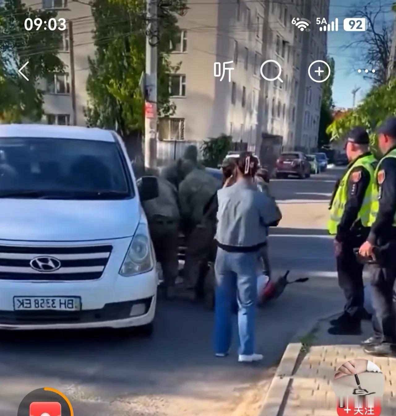 我很搞不懂，乌克兰这种强行抓的“兵丁”的做法，上了战场真的有战斗力吗？

泽连斯