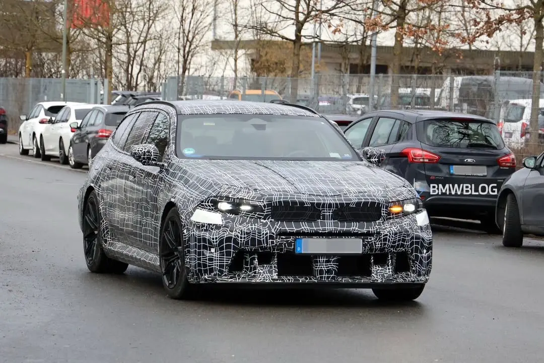 2027 全新BMW宝马M5 Touring路上被发现