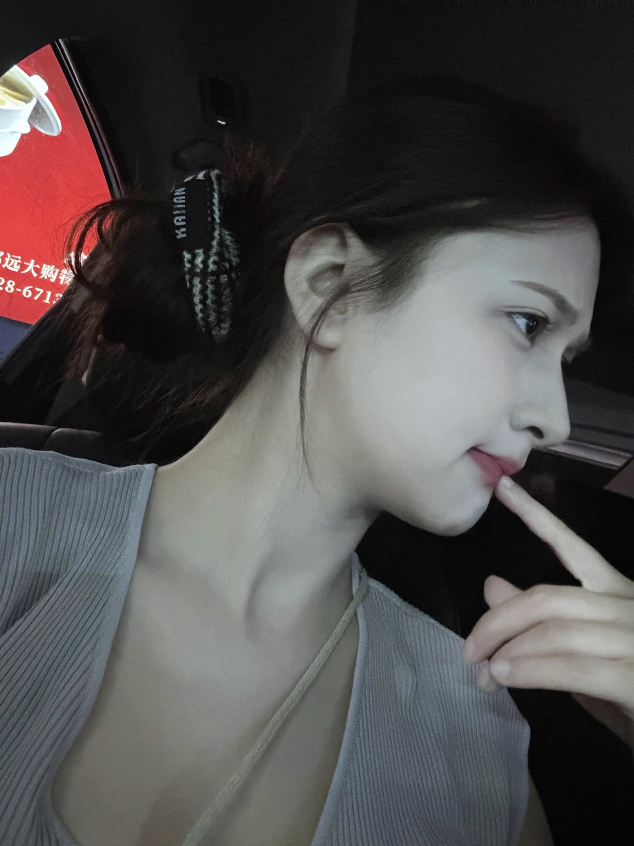 好好听配一张我的大萌脸吧