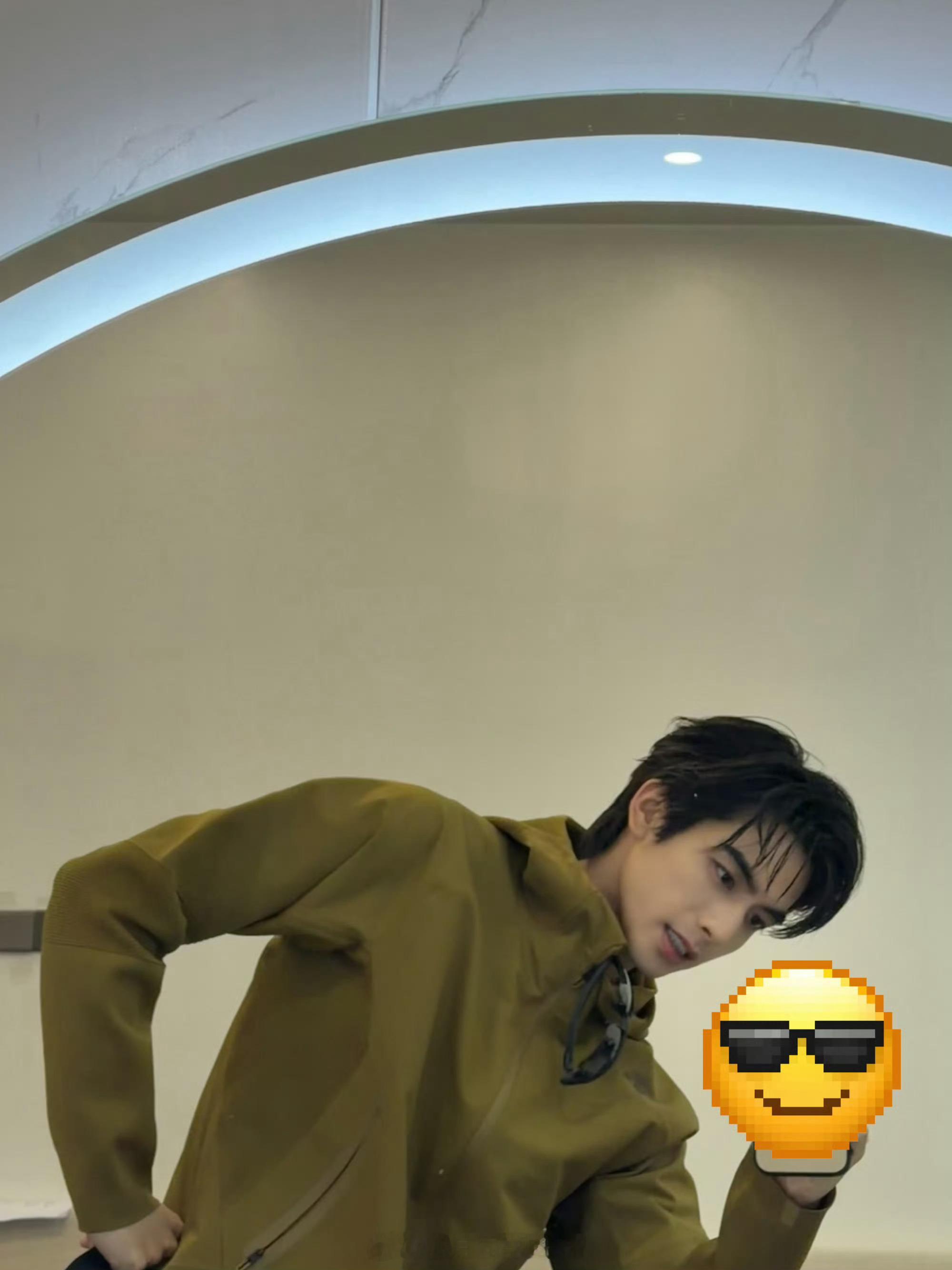 宋威龙  失踪人口回归、手机和冲锋衣打码了