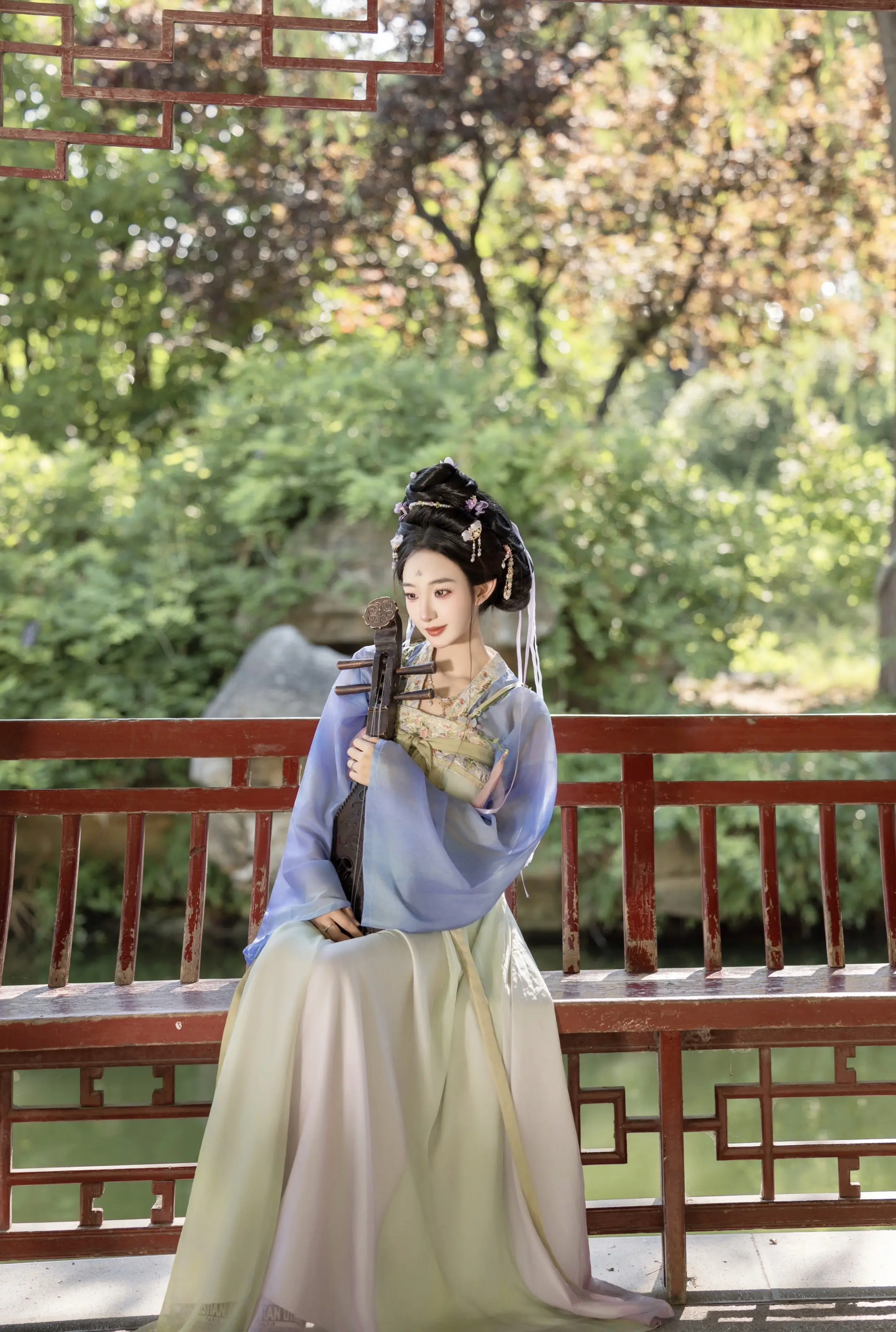小唐风汉服妆造