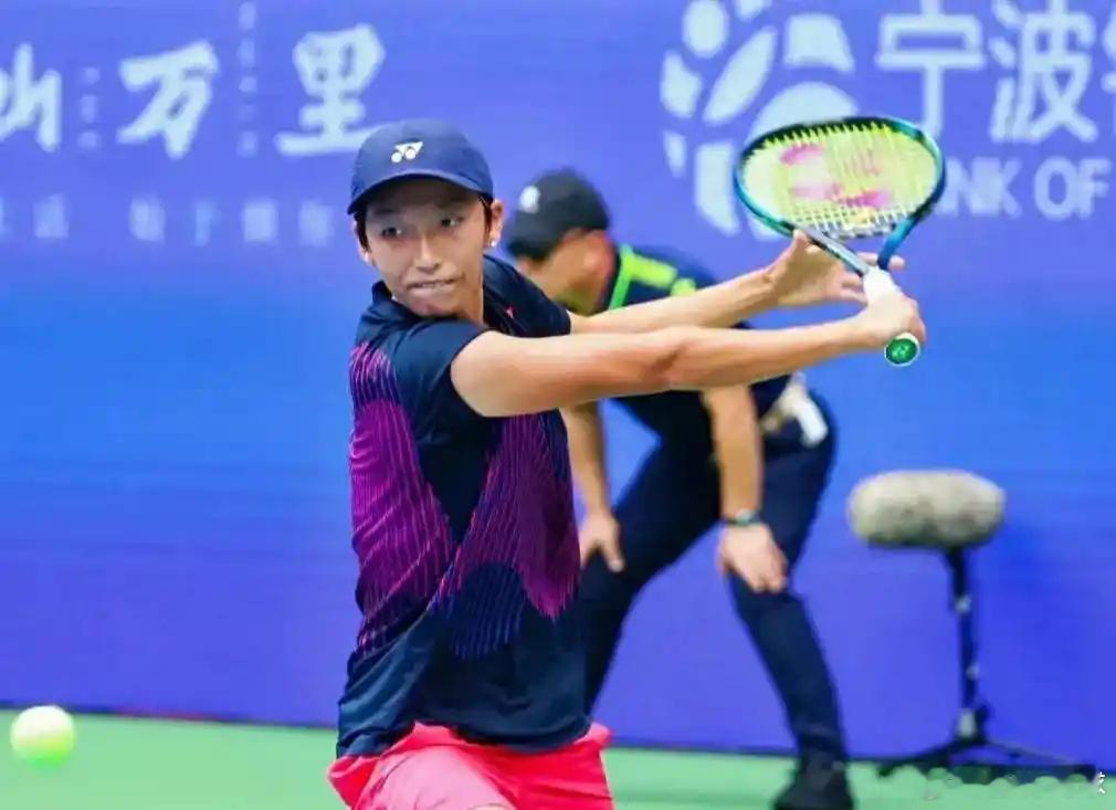 WTA125九江半决赛🇨🇳尤晓迪7-5,6-2击败姚欣辛🇨🇳晋级半决赛，