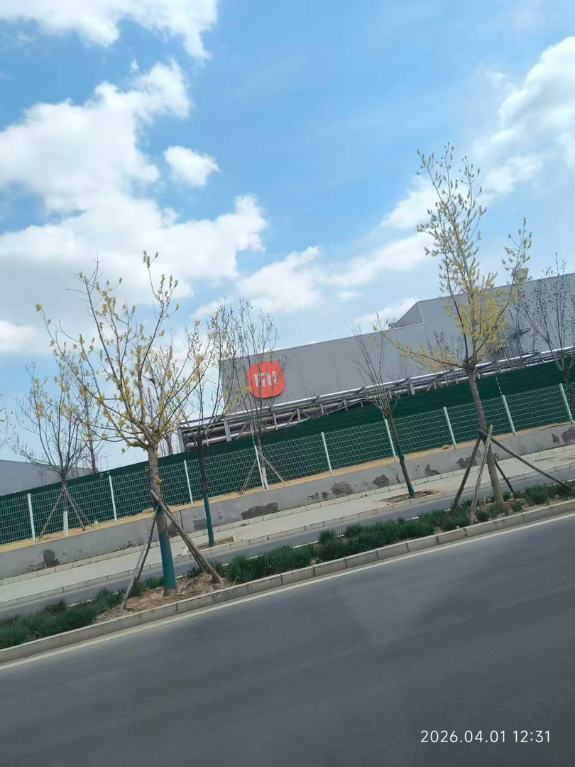 小米完全自主的电池PACK工厂，图1实拍，图2来源于互联网。小米PACK会不会也