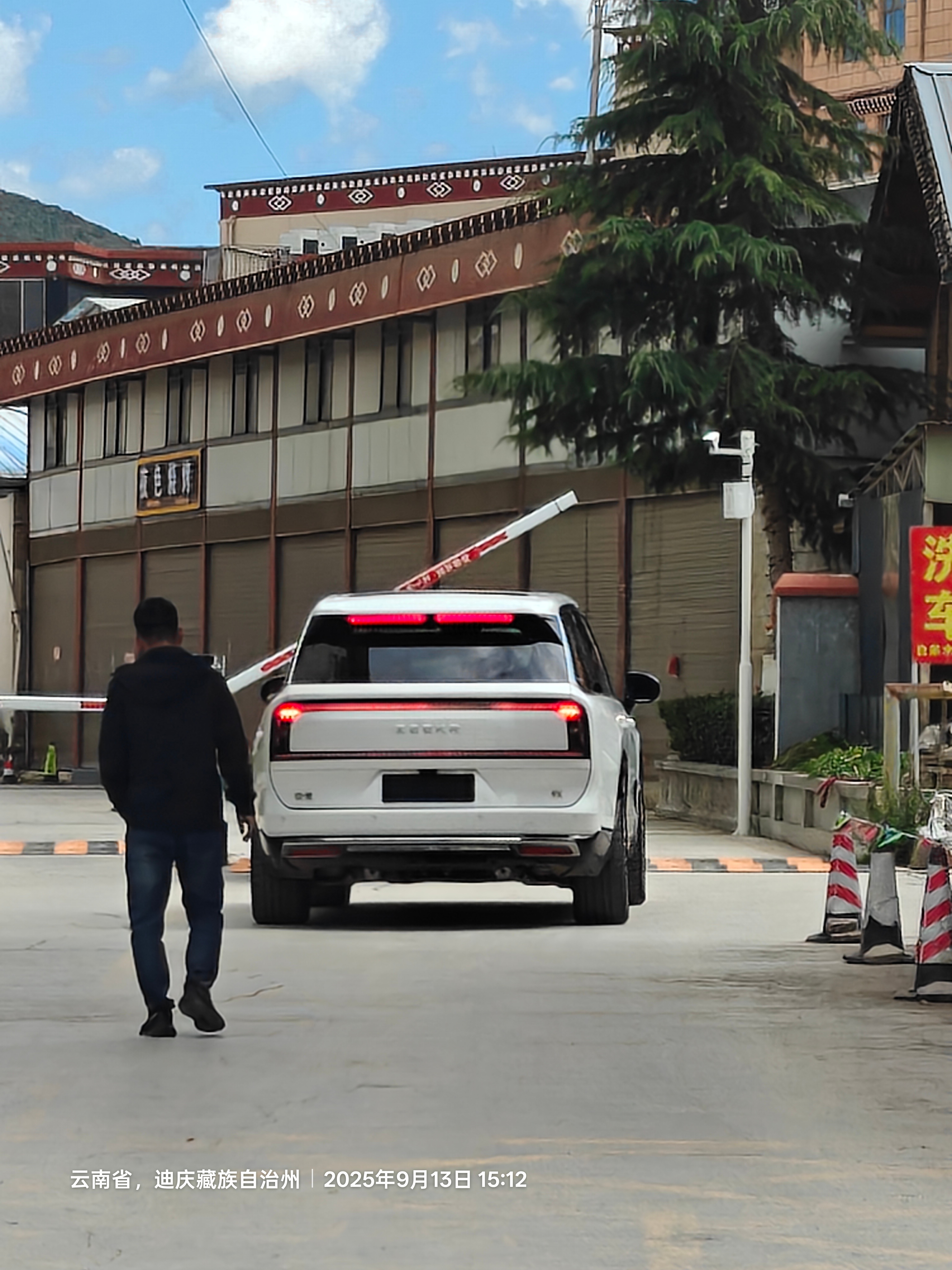 极氪9x，无论走到哪都是焦点极氪[超话]极氪9x重新定义旗舰suv极氪9x ​​