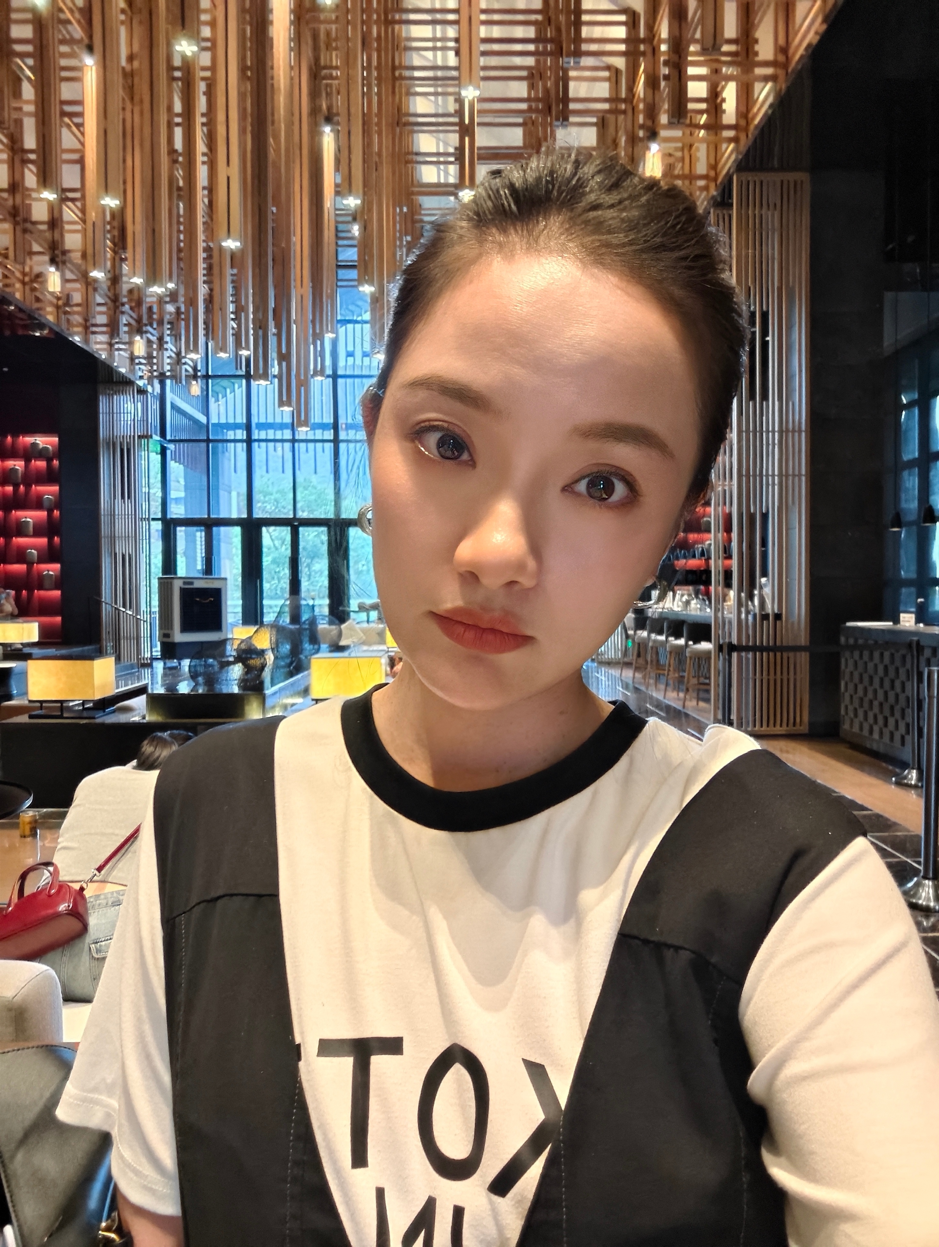 完蛋我是在家闲着的时候没啥可发微博的。出来工作，又陶醉在工作里，没空发微博[融化