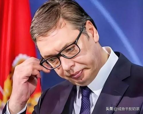 武契奇突曝辞职惊人表态
 
这摆明就是扛不住压力，主动给自己找台阶下。
5月25