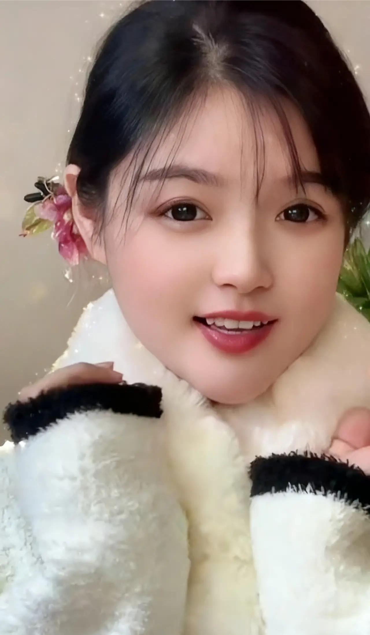 花间笑语，岁月静好。
让岁月优雅静好 时光的静好