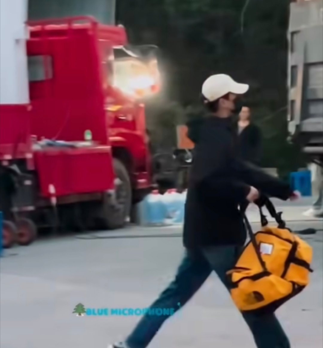 李昀锐双胞胎哥哥探班这么帅的儿子，他妈妈竟然有两个，好羡慕啊 ​​​