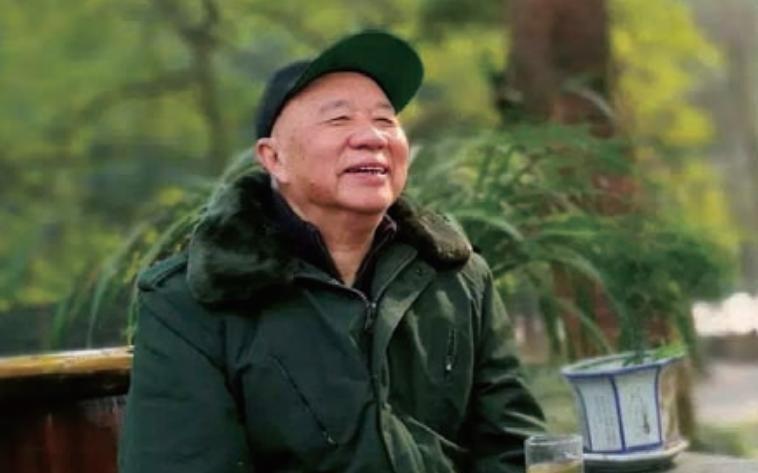 牟其中是如何从“中国商界第一代掌门人”走向被称为“中国首骗”的传奇人生历程
19