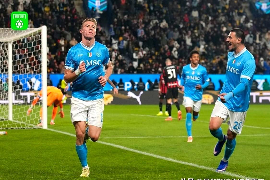 霍伊伦一传一射，曼联球迷彻底麻了。

意大利超级杯半决赛，那不勒斯在利雅得2-0