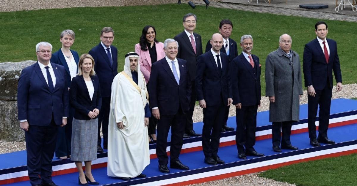 真绝了！一场还没正式拉开帷幕的国际顶级峰会，连开会的时间都要硬生生地蹭别人的行程