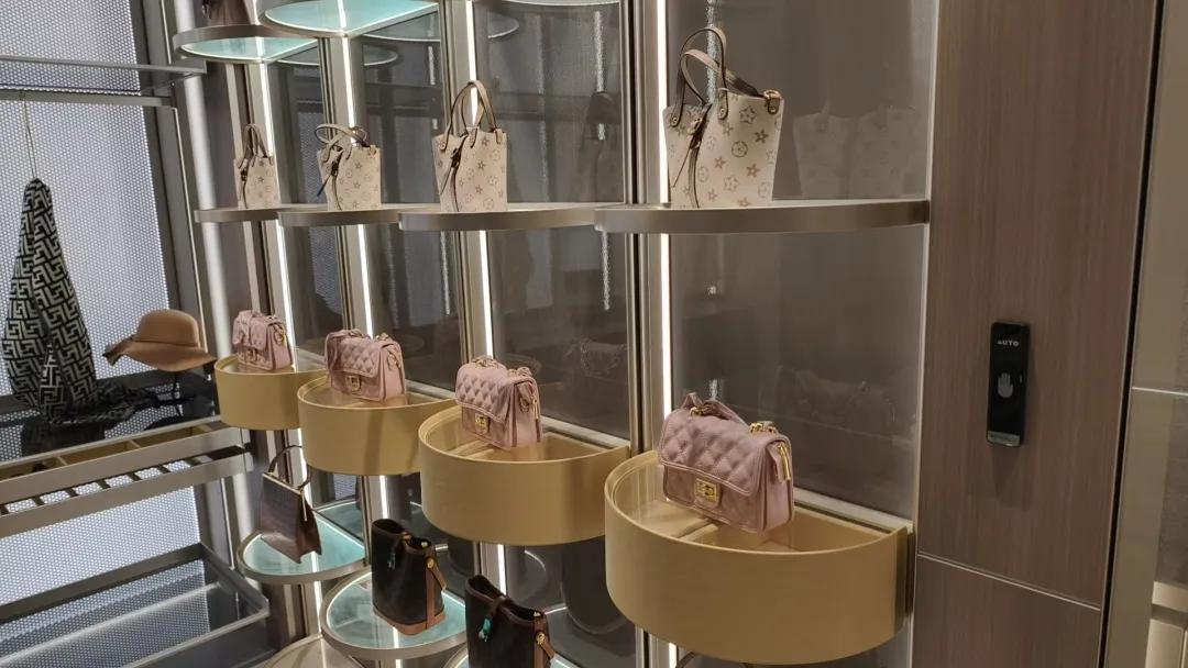 女人的最爱，旋转包包柜