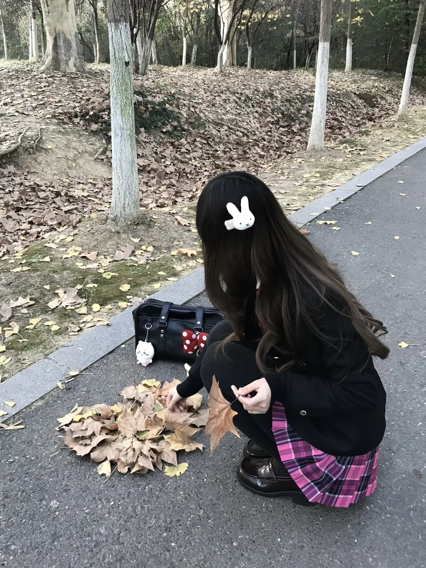你雾蒙蒙的 我看不懂你 却还是好想抱抱你